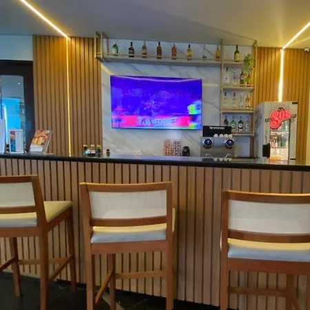 Uma Joia No Hotel Mercure Manaus Exterior photo